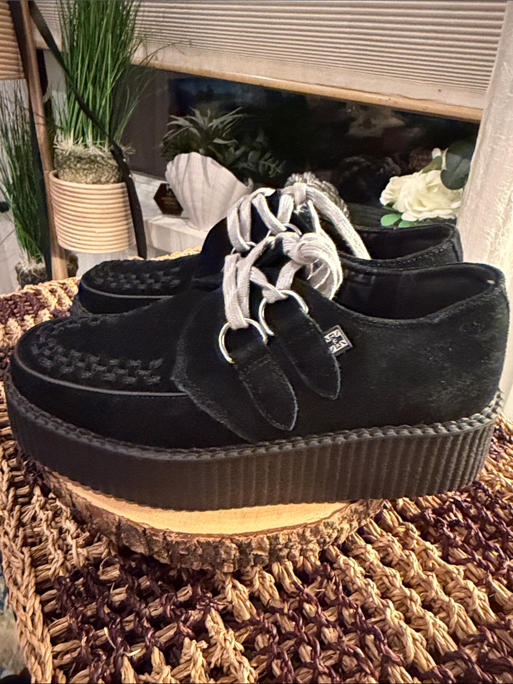 T.U.K. Black Suede Viva Mondo Creepers Platform Shoes Women’s 7 Men’s 5 - Picture 5 of 8